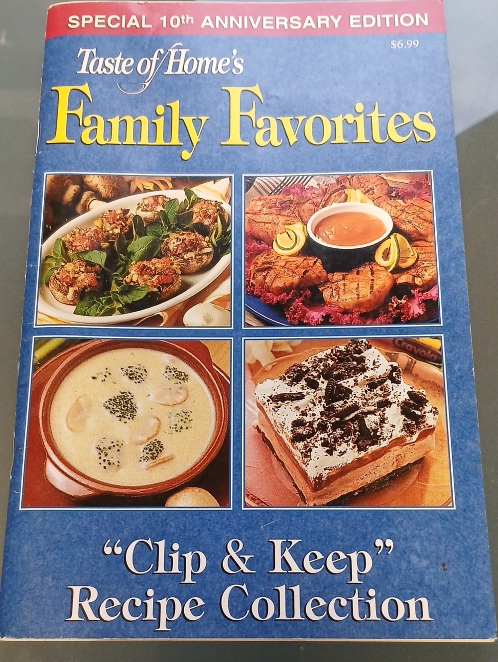 Vintage 98 page Taste Of Home's Family Favorites